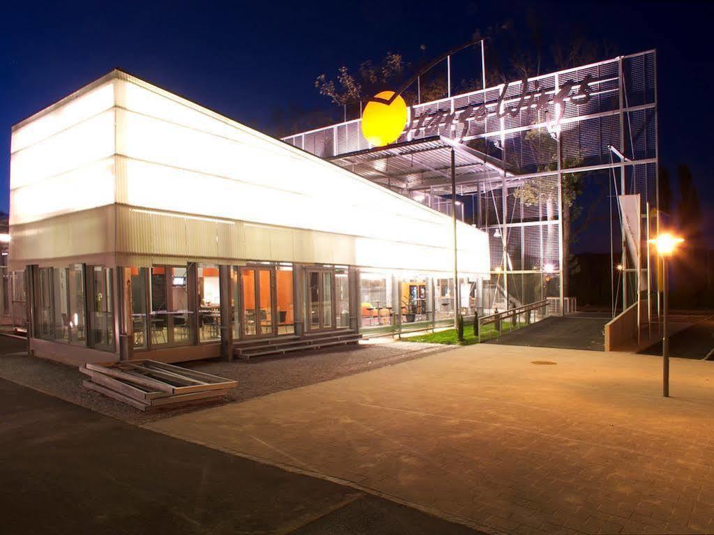 Orange Wings Krems Krems an der Donau Exterior foto